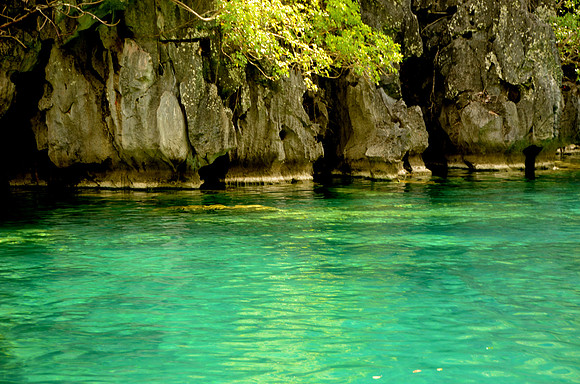 Kayangan Lake