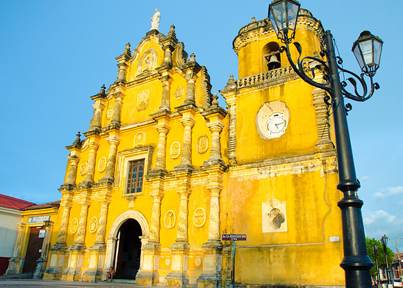 Iglesia De La Recolección, Leon